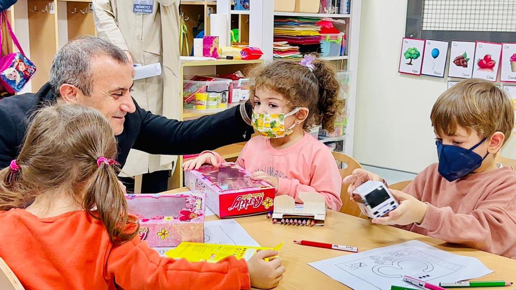 Vali Sonel, Sahada Olmaya Devam Ediyor