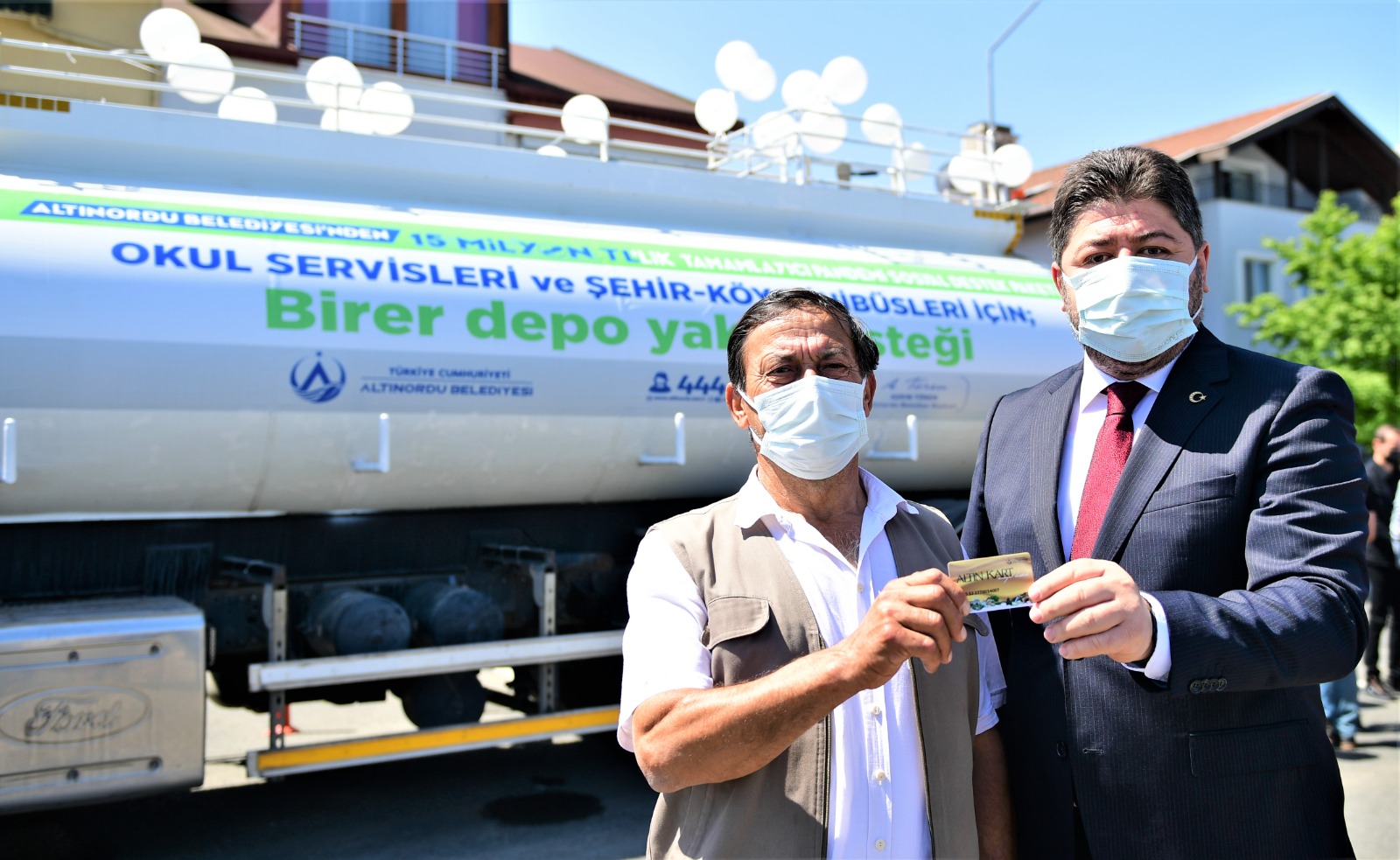 ALTINORDU BELEDİYESİ'NDEN 1000 ŞOFÖR ESNAFINA 1000 ARACA 1000 DEPO 50.000 LİTRE YAKIT