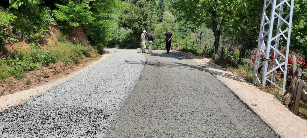 ARPAKÖY MAHALLESİNDE ASFALT SEVİNCİ