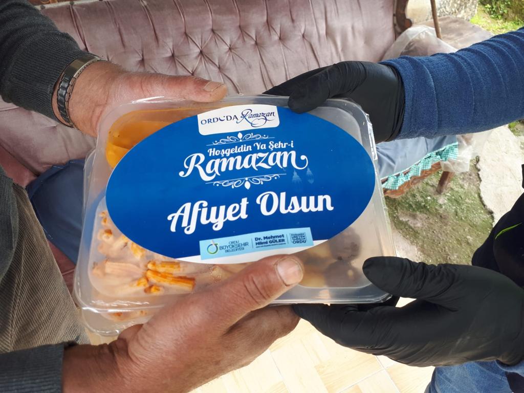 AŞEVİNDE KAZANLAR ONLAR İÇİN KAYNIYOR