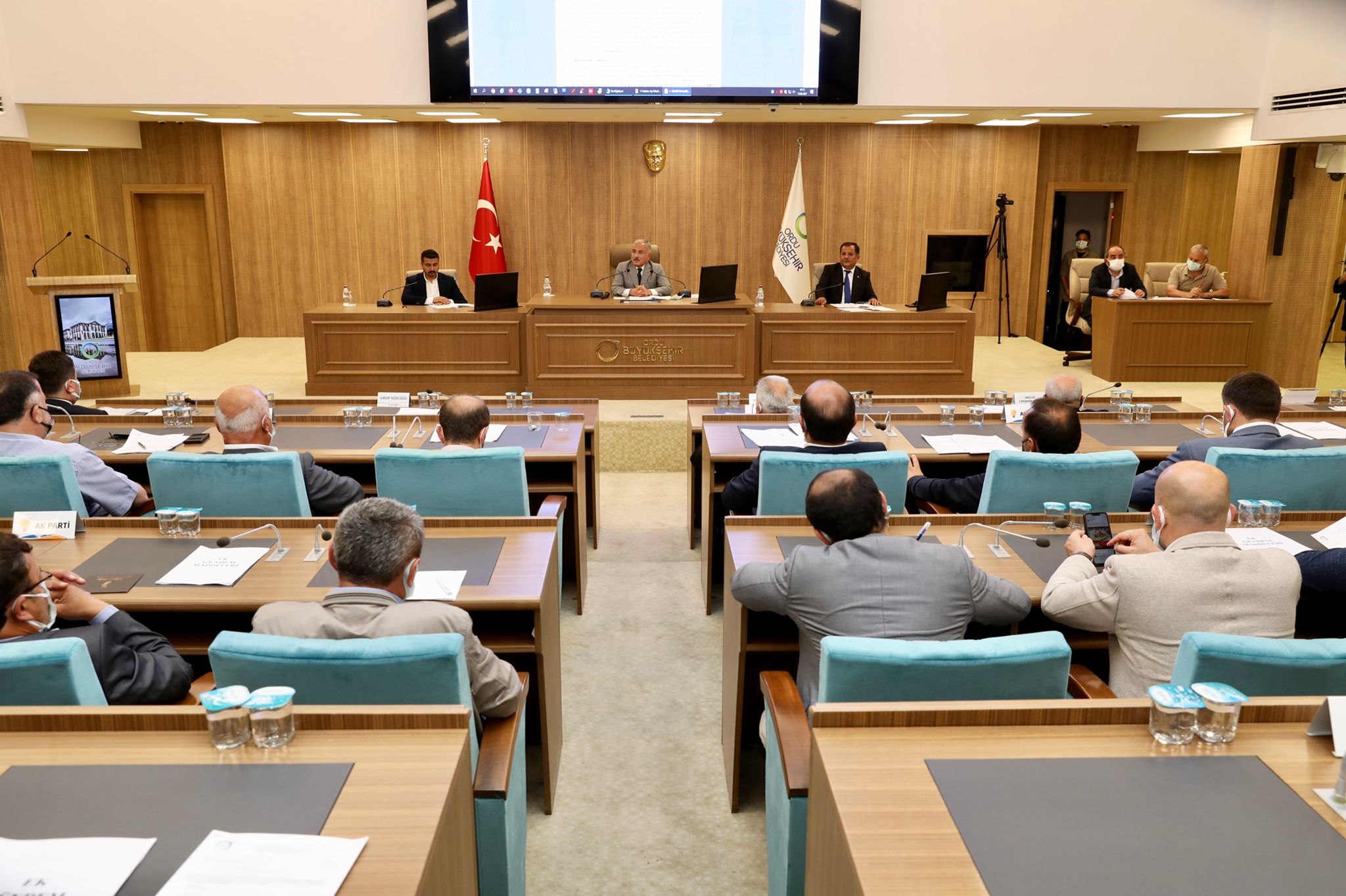 BAŞKAN GÜLER, DEDİKODU ÇEVRELERİNE AÇIK VE NET KONUŞTU