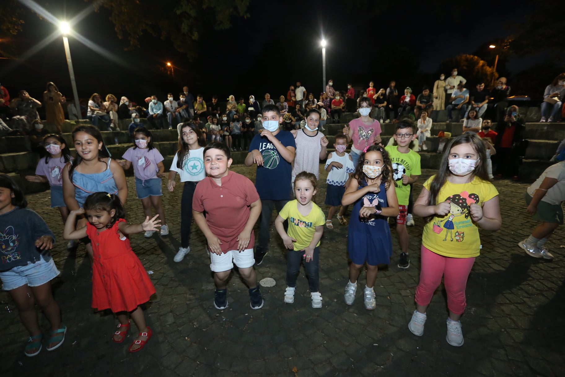 ATATÜRK PARKI AMFİ TİYATRO’DA YAZ NESESİ VE COŞKUSU