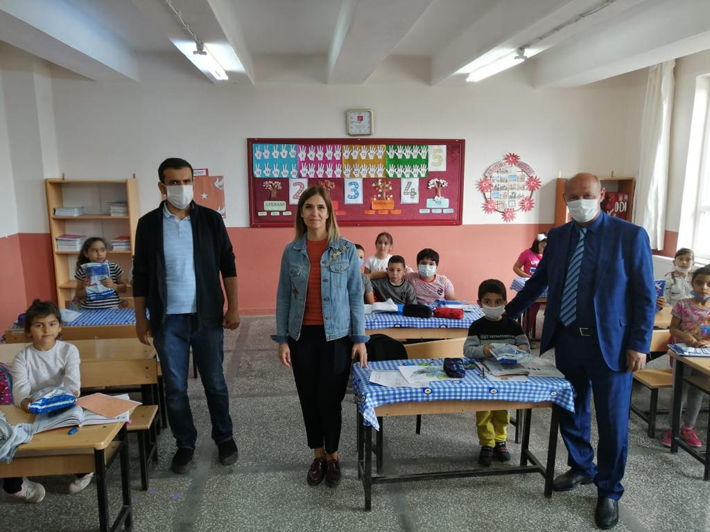 TÜRKİYE’NİN DÖRT BİR KÖŞESİNE HEDİYELER ULAŞTIRILDI