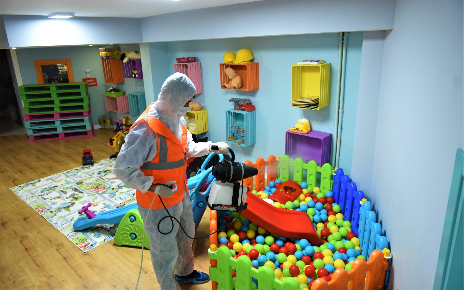 ALTINORDU BELEDİYESİNDEN TÜM EĞİTİM ÖĞRETİM KURUMLARINA HİJYEN DOKUNUŞU