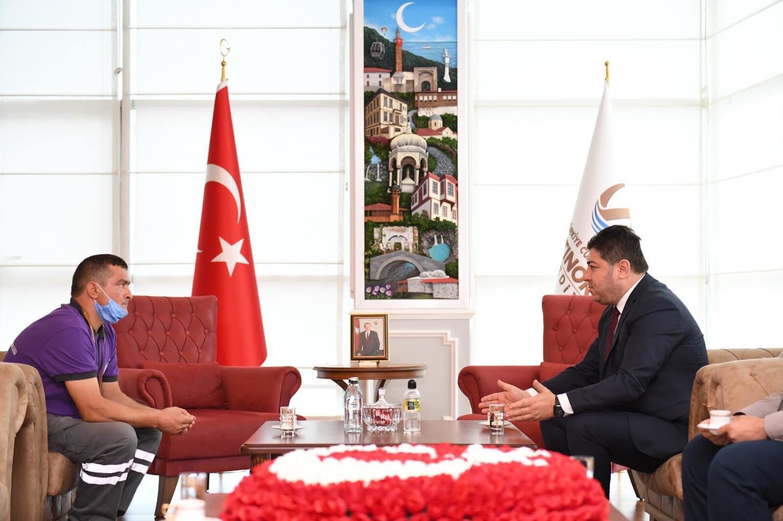 "VATANINI EN ÇOK SEVEN, GÖREVİNİ EN İYİ YAPANDIR."