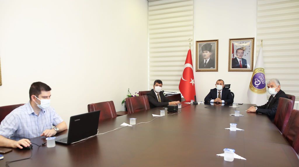 VALİ SONEL, “AŞI OLMAYAN VATANDAŞLARIMIZI AŞILARINI YAPTIRMAYA DAVET EDİYORUZ”