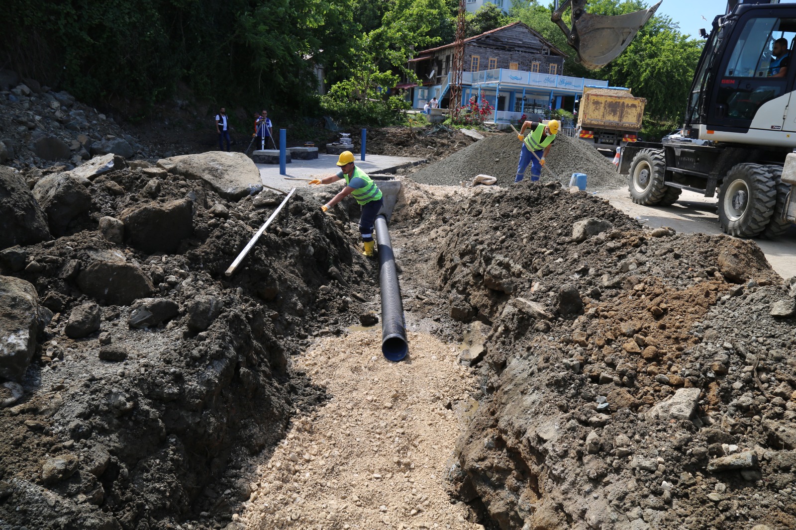 PERŞEMBE’YE OSKİ ELİ DEĞDİ