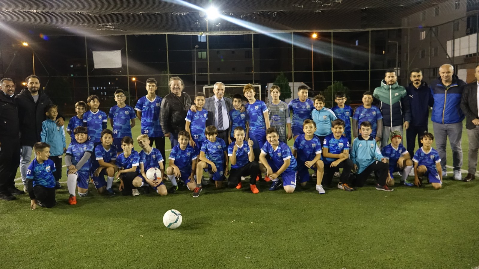 DEMİRTAŞ’DAN MİNİK SPORCULARA TATLI MORAL