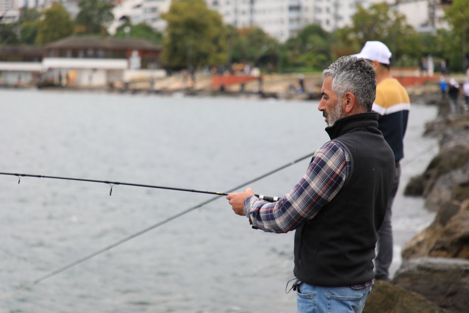 2. BALIK AVI YARIŞMASINDA 150 AMATÖR BALIKÇI EN BÜYÜK BALIK İÇİN OLTA SALLADI