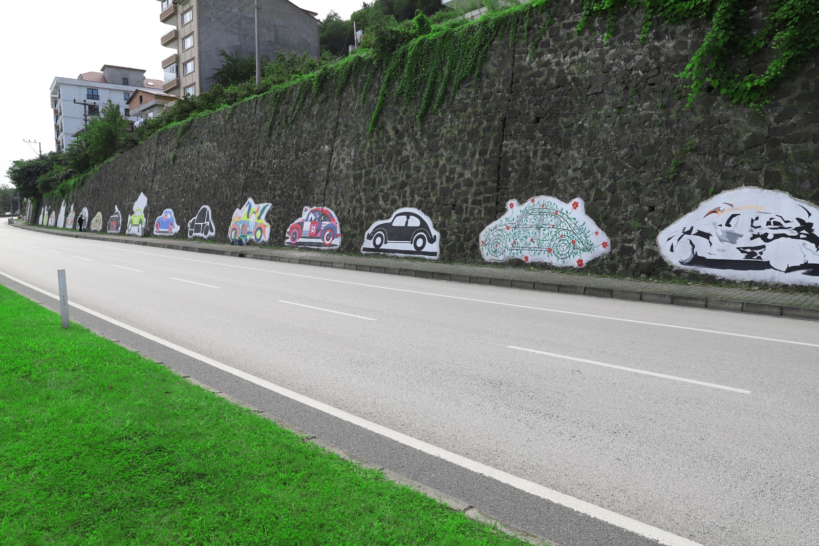 ORDU’DA BOŞ DUVARLAR GRAFİTİ İLE RENKLENİYOR