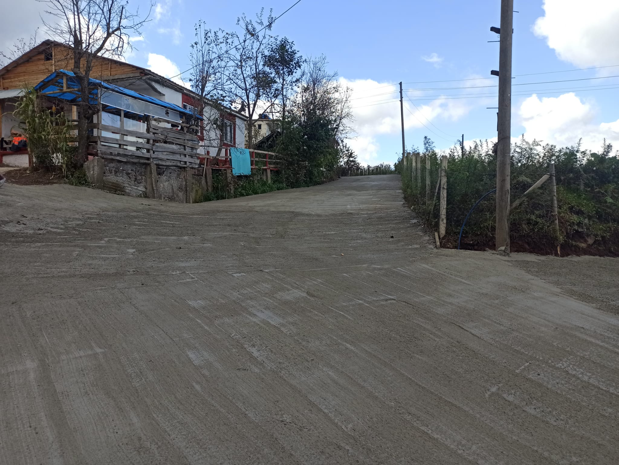 İKİZCE’NİN MAHALLELERİNE ÖMÜRLÜK YOLLAR