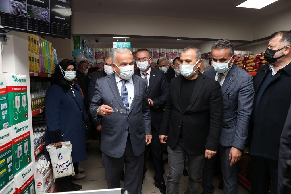 BU MARKETTE PARA DEĞİL, İYİLİK GEÇİYOR