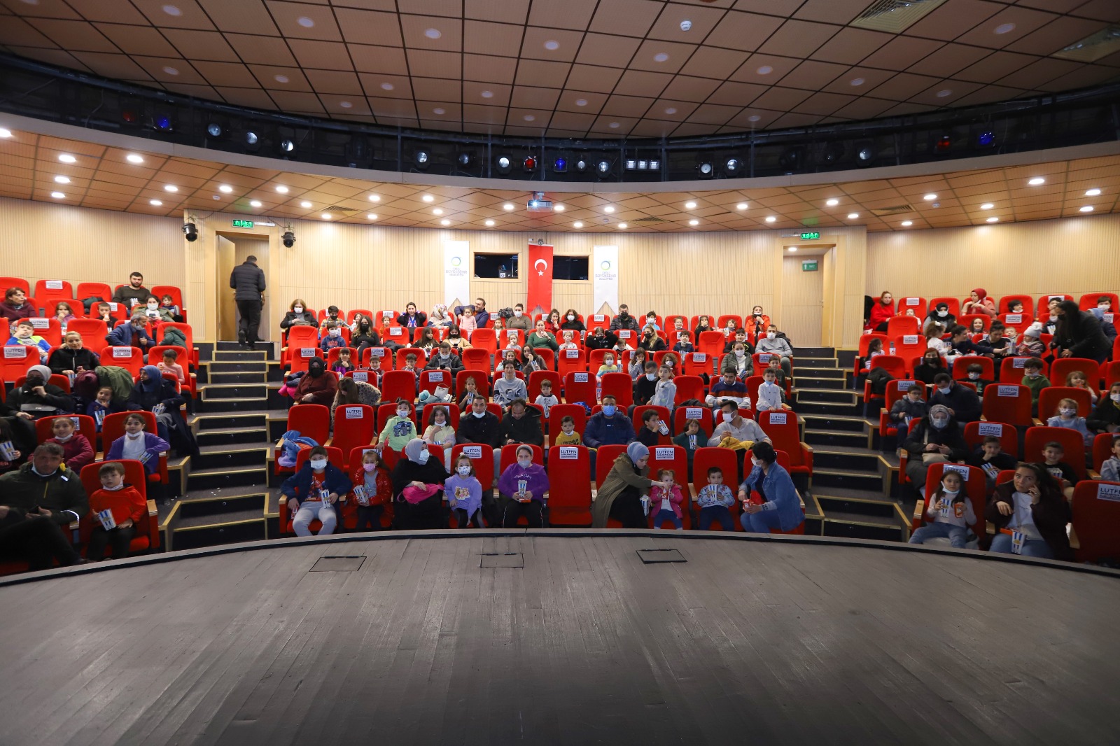 ÇOCUKLARIN SİNEMA KEYFİ