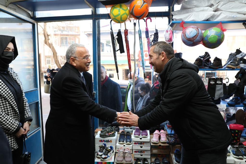 BAŞKAN GÜLER KAR KIŞ DEMEDEN İLÇELERDE