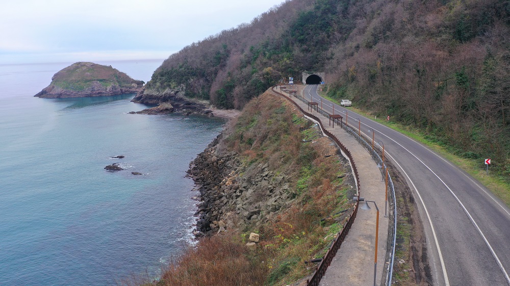 HOYNAT’IN YILDIZI PARLIYOR