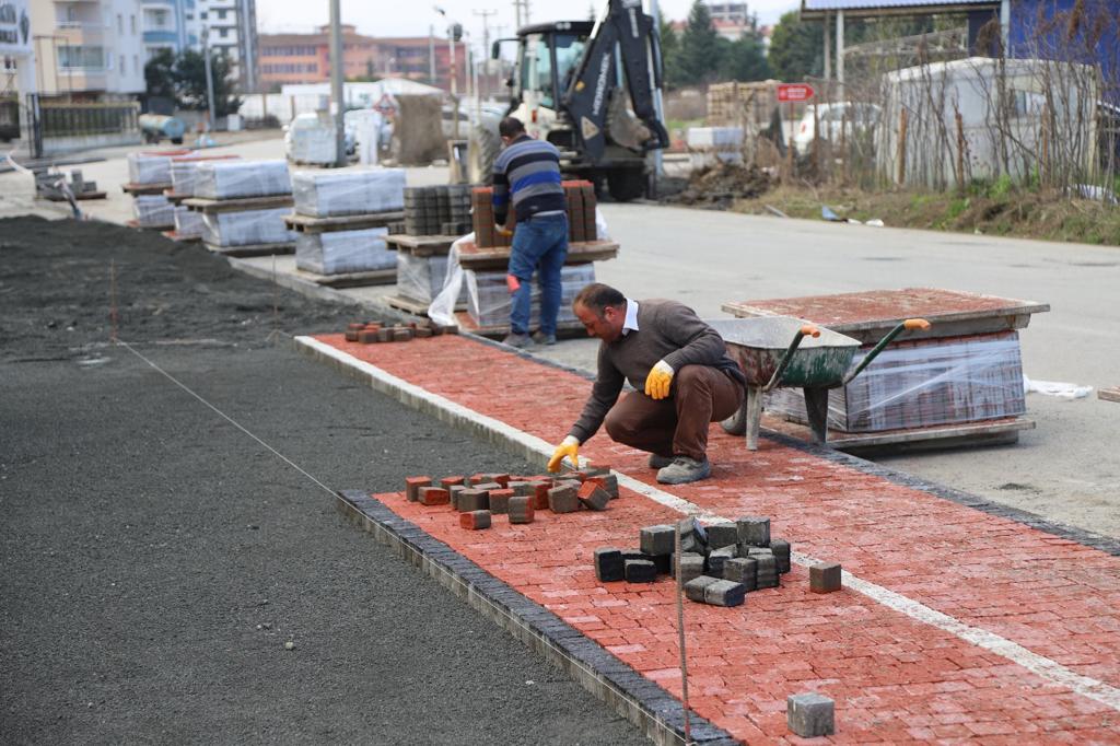BÜYÜKŞEHİR, ALTINORDU’NUN ÇEHRESİNİ DEĞİŞTİRİYOR