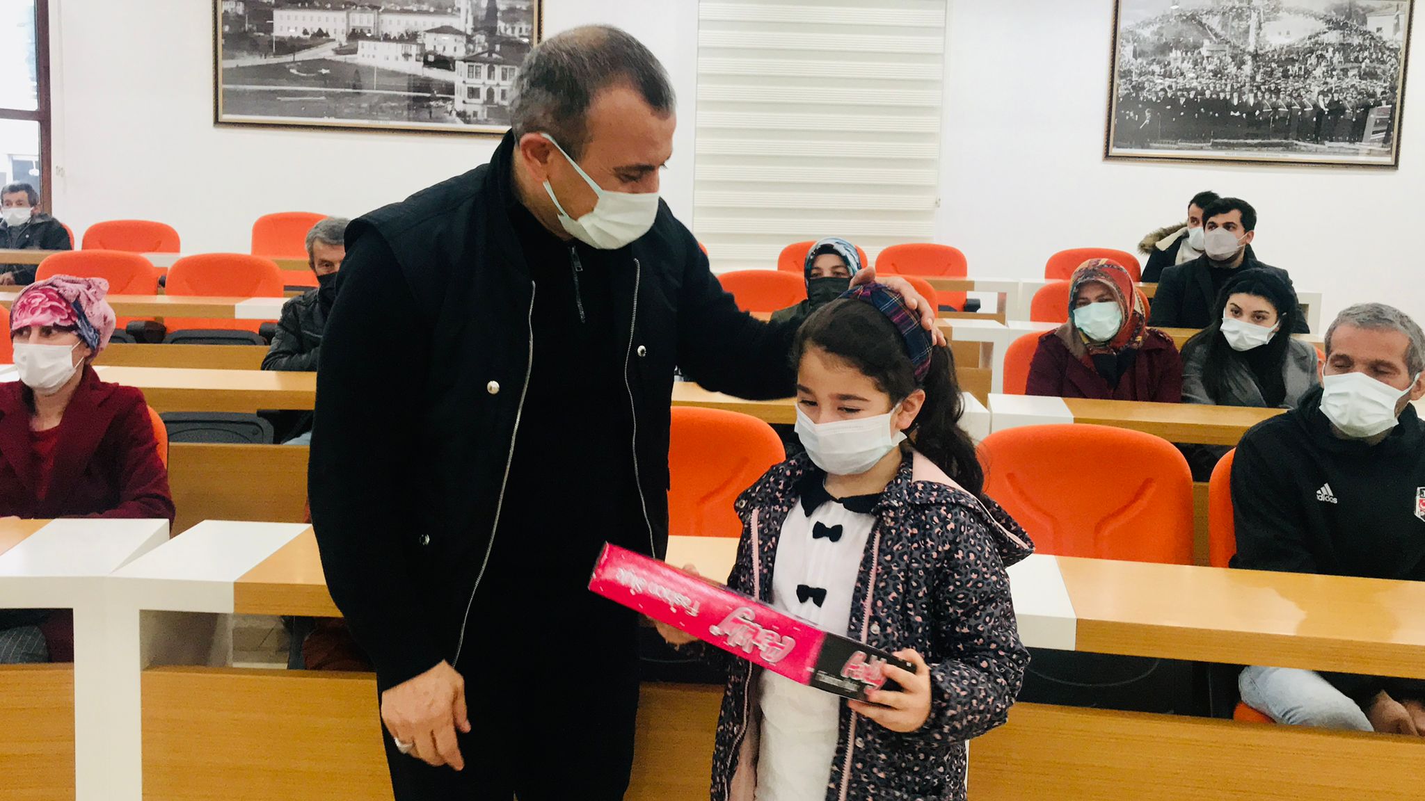 VALİ SONEL, GÖNÜLDEN DUALARI YETER 