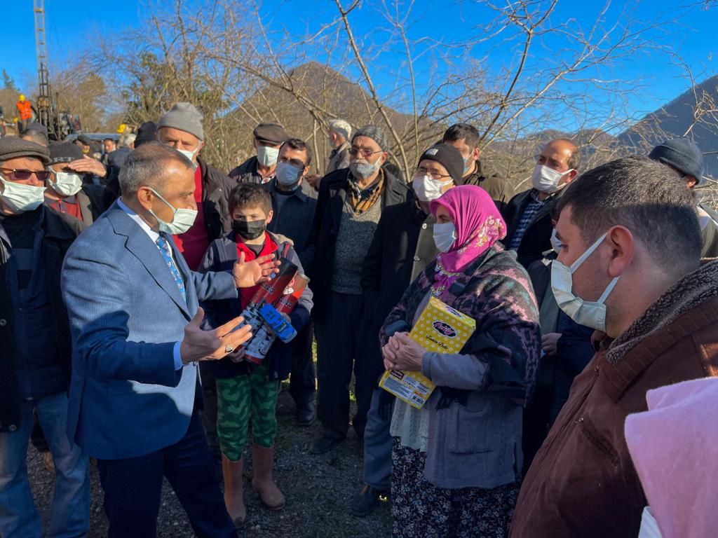 VALİ SONEL, ÜNYE’DE AFET BÖLGESİNDE İNCELEMELERDE BULUNDU