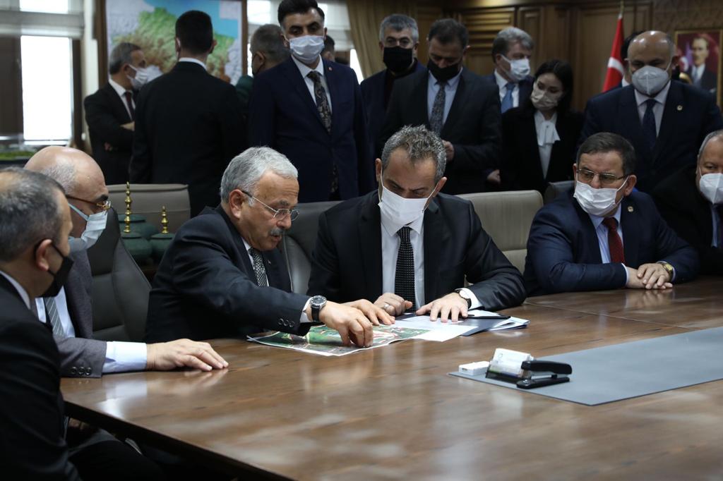 MİLLİ EĞİTİM BAKANI MAHMUT ÖZER, BAŞKAN GÜLER’İ ZİYARET ETTİ