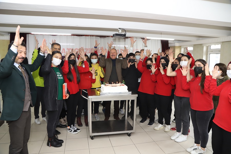 ONLAR DUYMUYOR HİSSEDİYORLAR