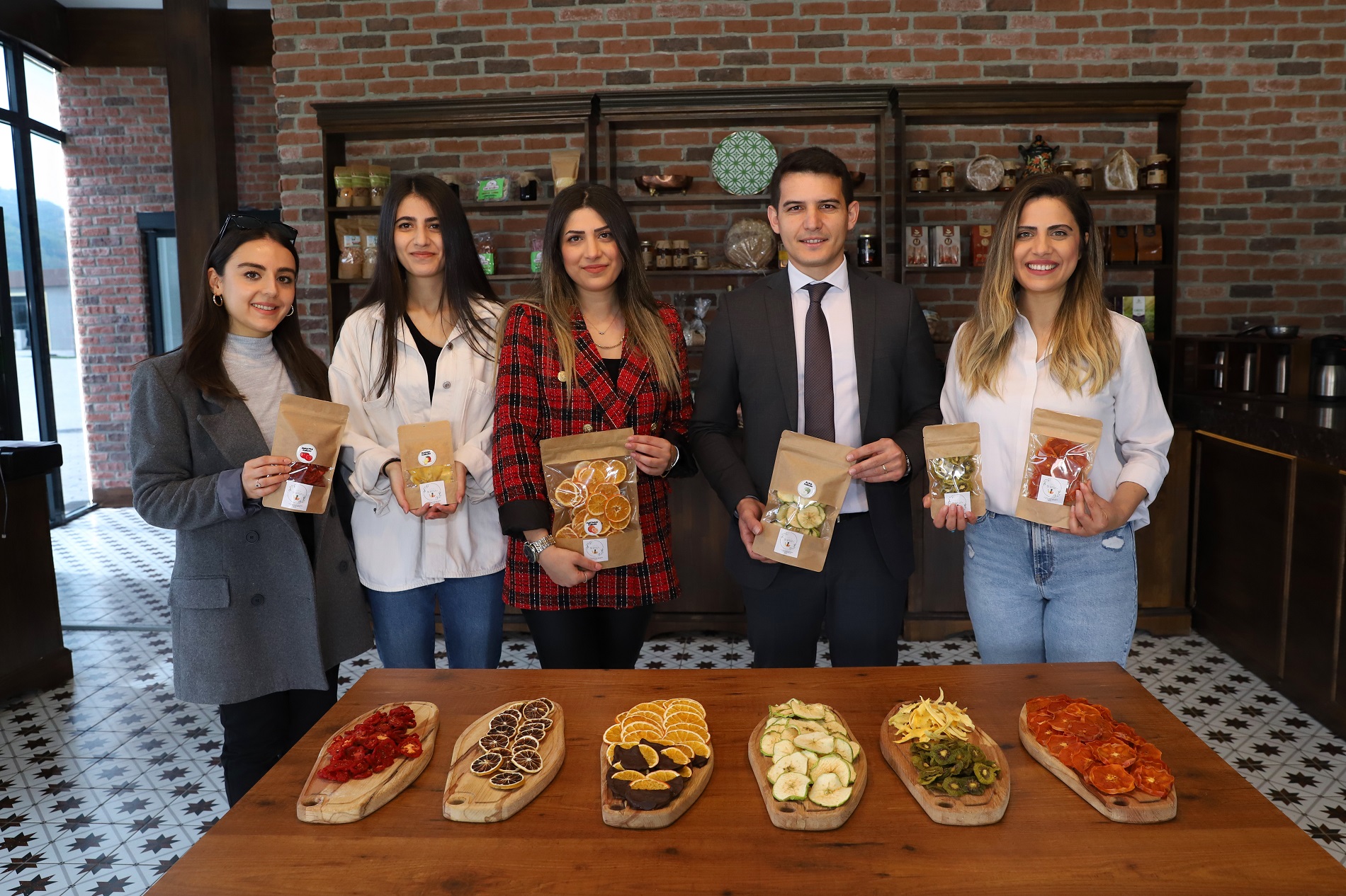 OKUMAK İÇİN GELDİLER İŞ SAHİBİ OLDULAR