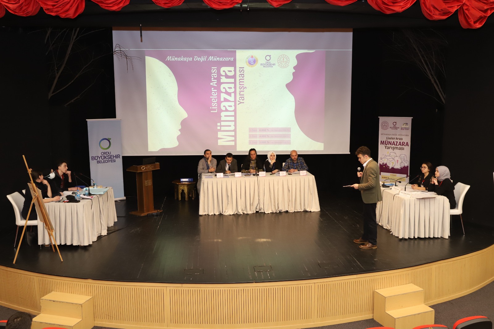 BU YARIŞMADA FİKİRLER YARIŞIYOR