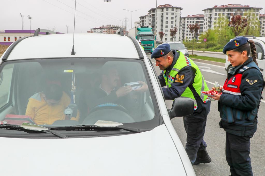 TRAFİK DENETİMLERİNE BUGÜN DE DEVAM EDİLDİ