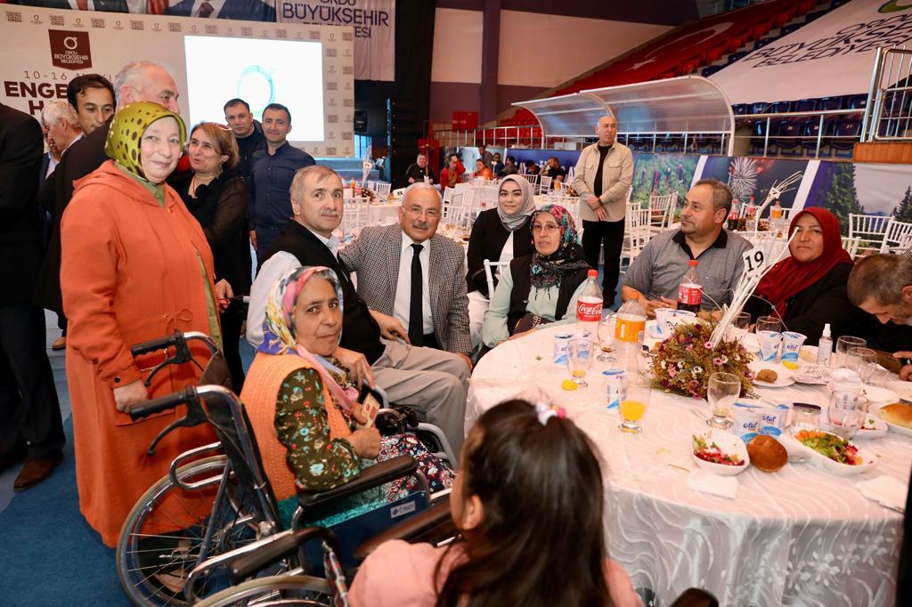 BÜYÜKŞEHİR ENGELLİ BİREYLERİN YANINDA