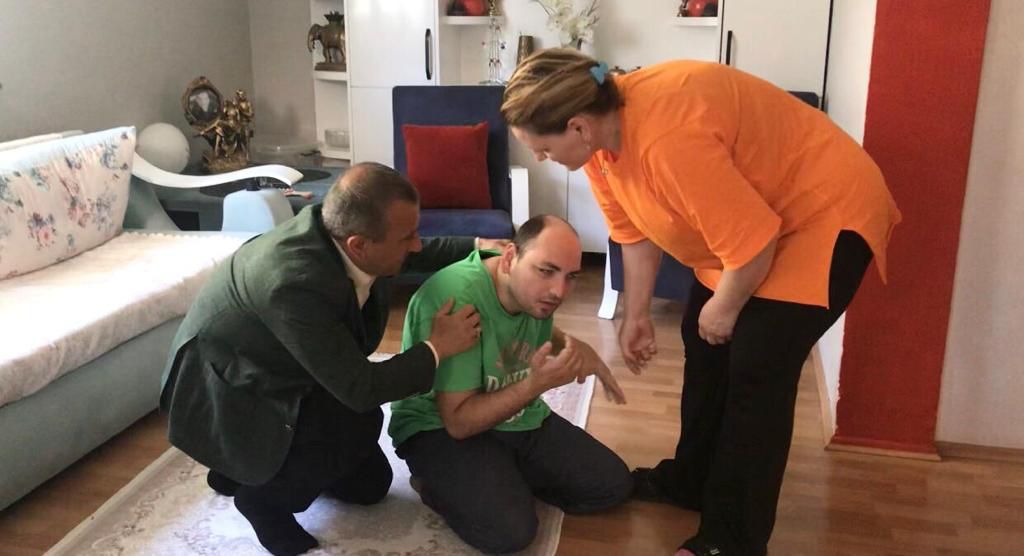 VALİ SONEL'DEN ANLAMLI ZİYARET!