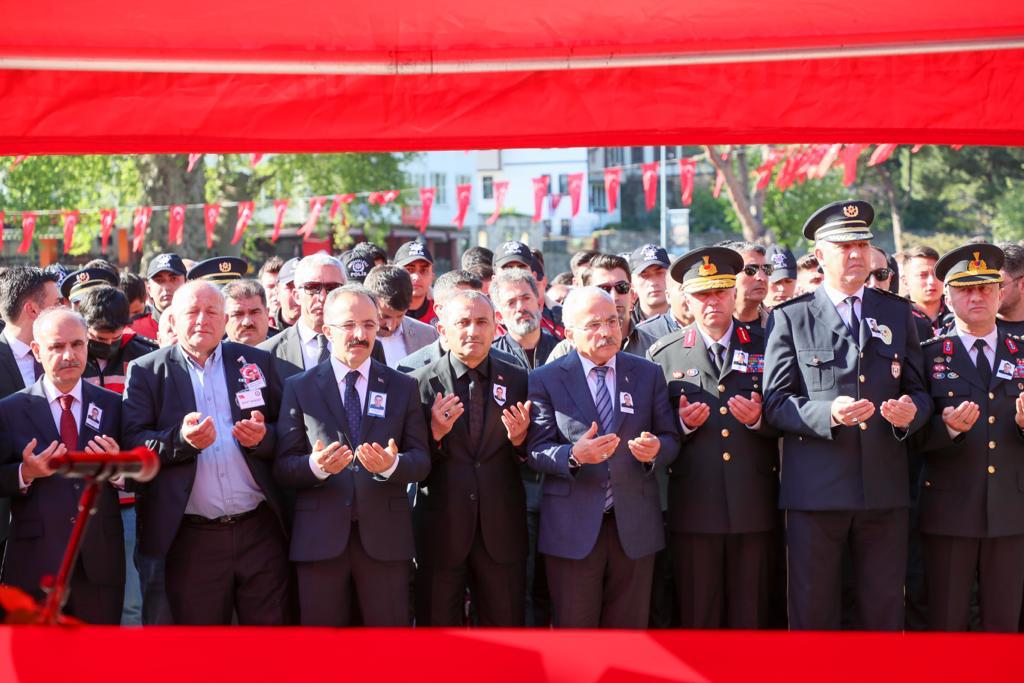 ŞEHİT HÜSEYİN DUMAN SON YOLCULUĞUNA UĞURLANDI!