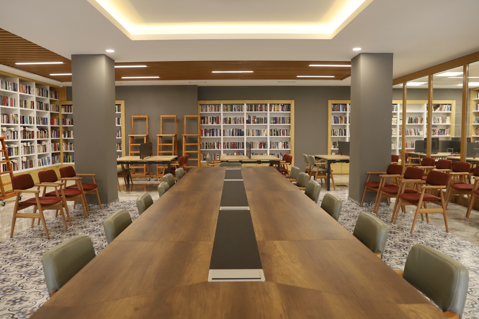 BÜYÜKŞEHİR’DEN KİTAP KURTLARINA YENİ KÜTÜPHANE