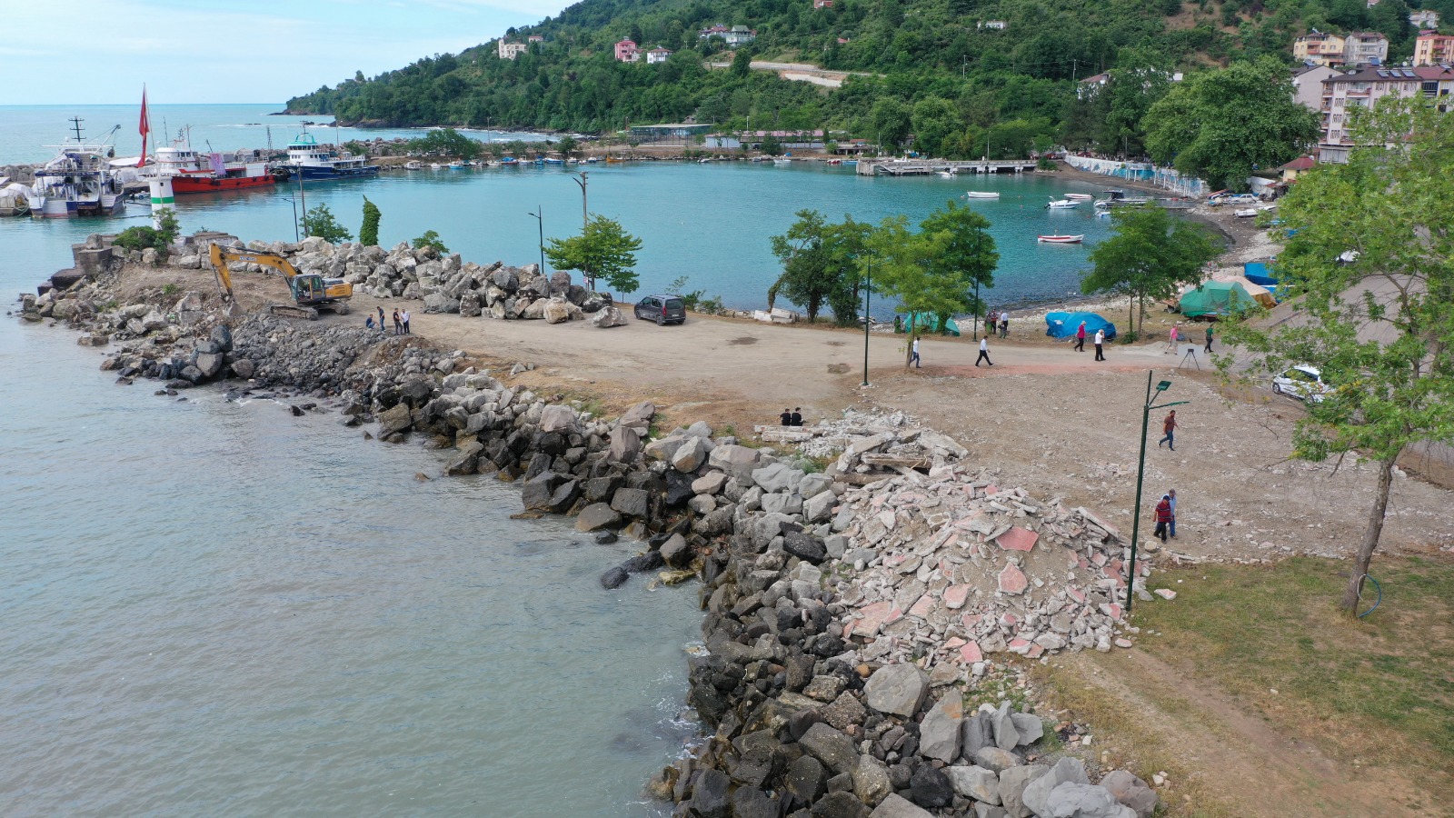 YALIKÖY’DE İLK KAZMA VURULDU