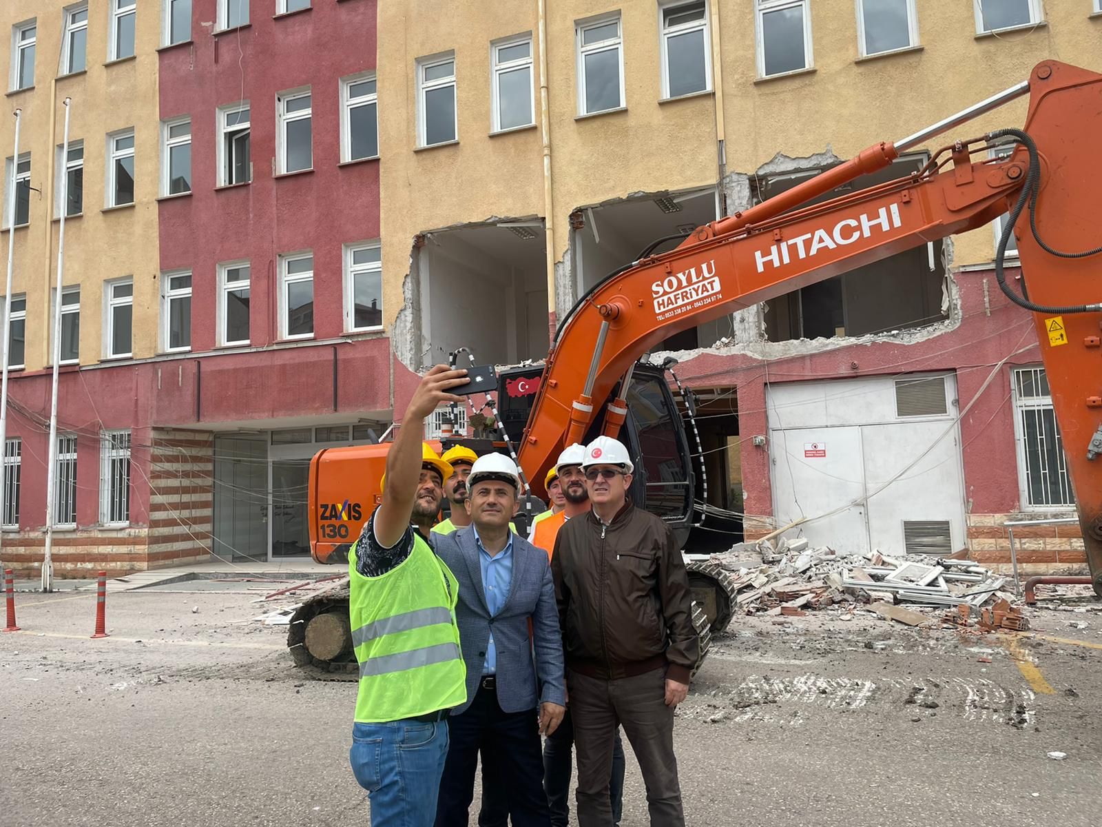 TARİHİ VALİLİK BİNASI VE ÇEVRESİ NOSTALJİK HALE GELECEK