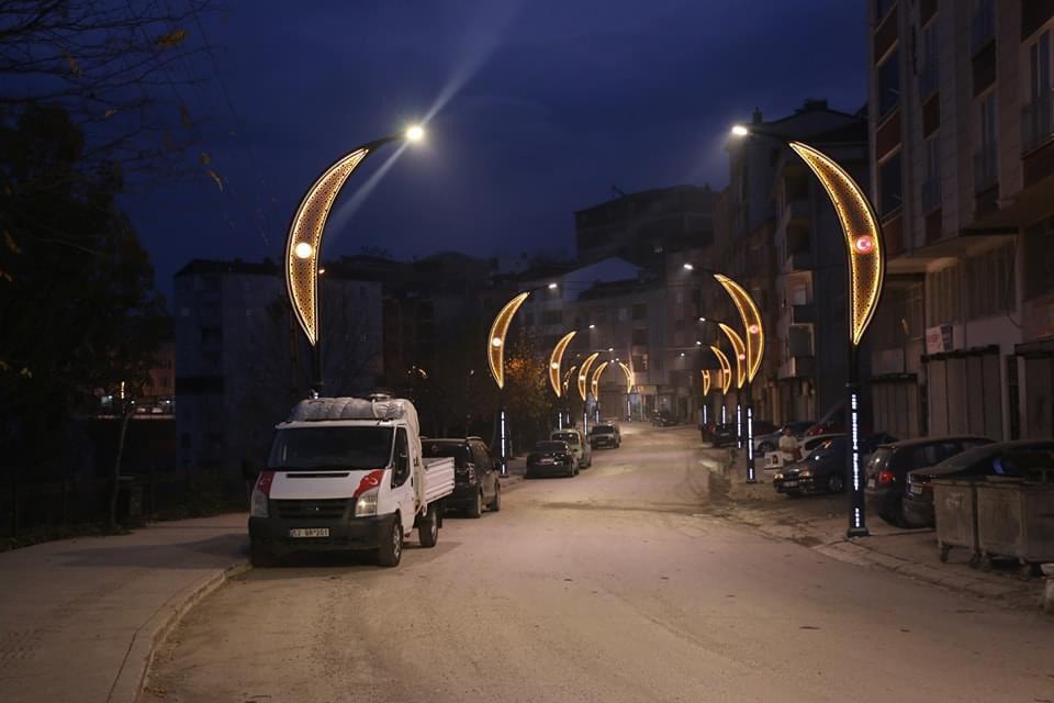 Kumru Işıl Işıl Çehresi İle Göz Alıyor Kumru Işıl Işıl Çehresi İle Göz Alıyor