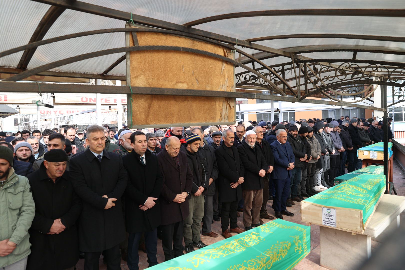 Depremde Hayatını Kaybedenler Toprağa Verildi