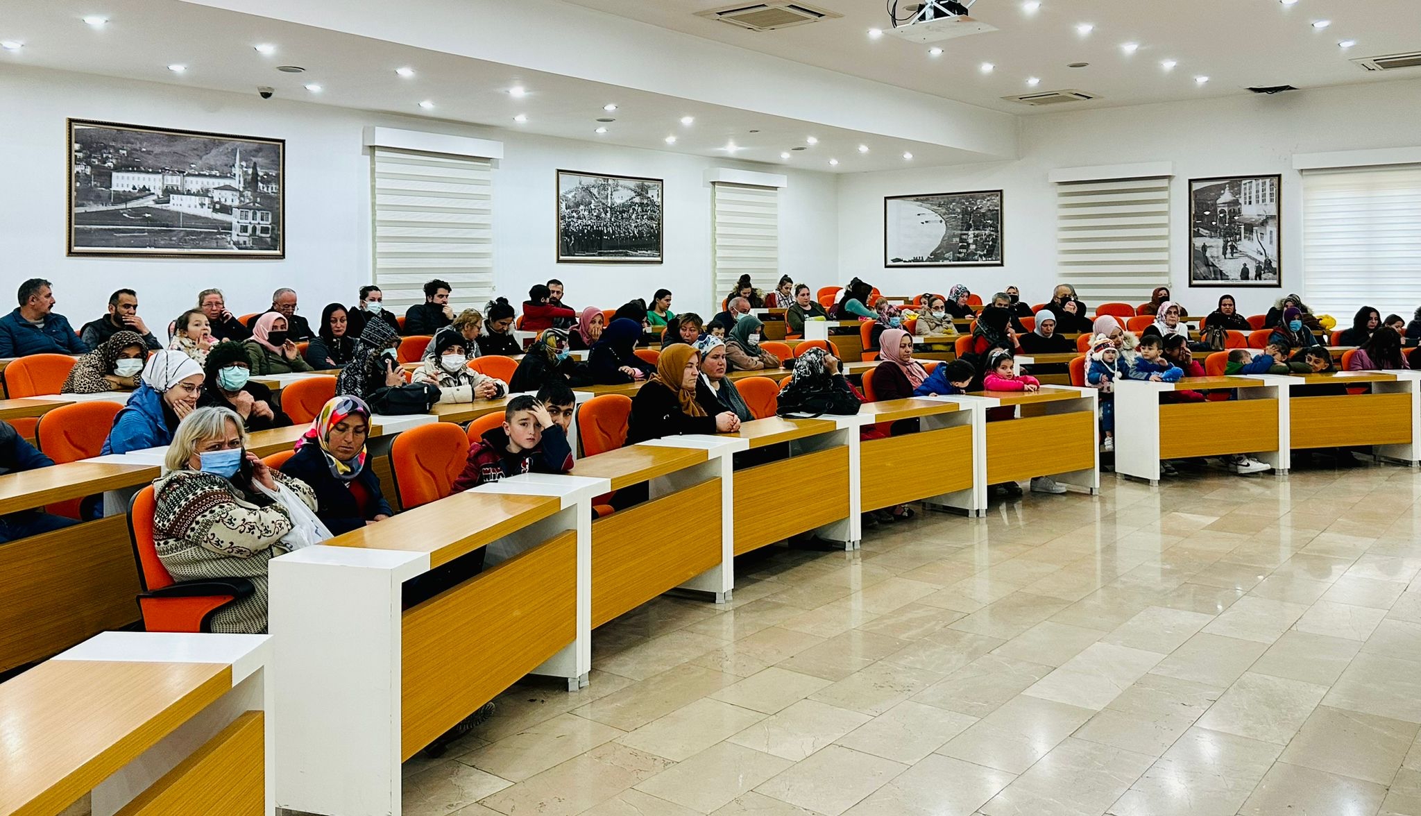 Halk Günü Toplantıları Devam Ediyor