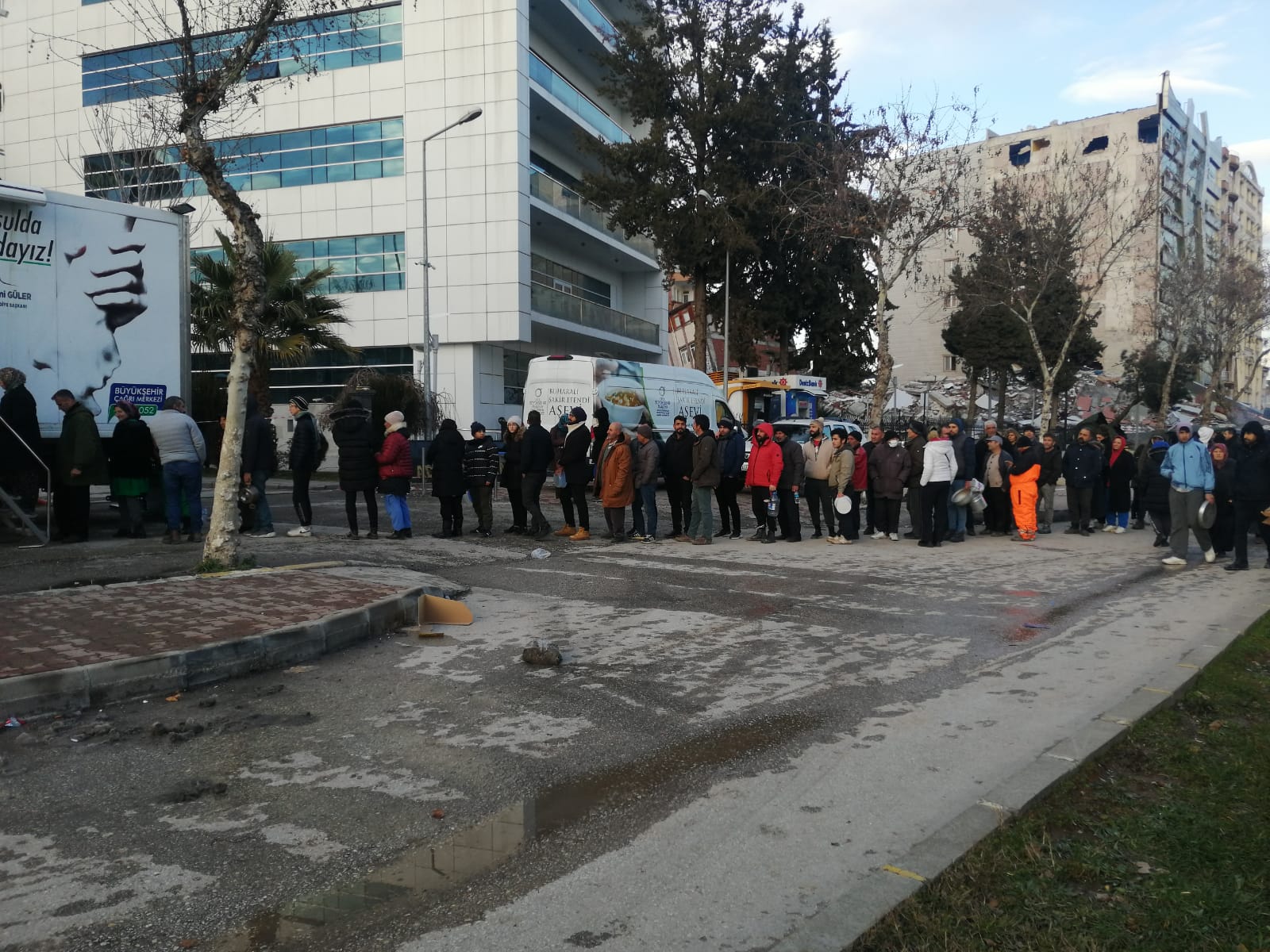 Mobil Mutfak Tırı Adıyaman’da Sıcak Yemek Vermeye Başladı