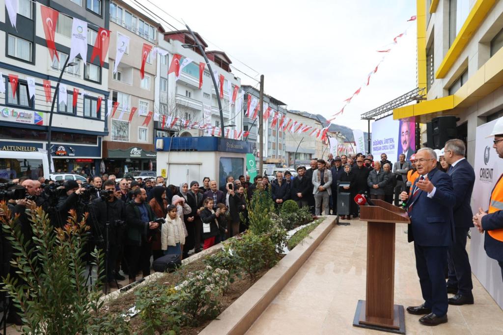 ‘Yeni Çarşı Ticaret Merkezi’ Açıldı