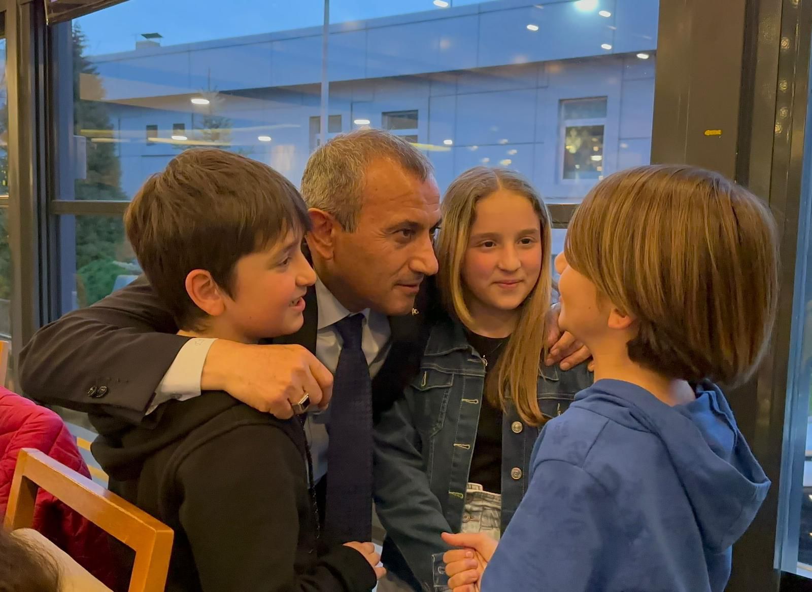 Vali Sonel, Eşi Handan Sonel İle Birlikte Yetim ve Öksüz Evlatlarımızla  Bir Arada Oldu